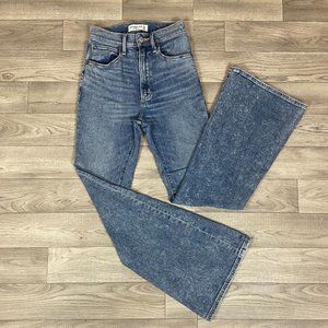 Abercrombie & Fitch The Flare Ultra High Rise Denim Jeans Medium Wash sz 24/00